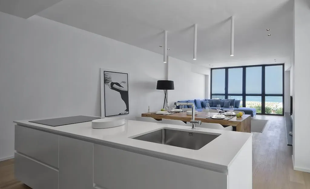 Luxury Suites Collection - Milano 3 Riccione 0*,  Itália
