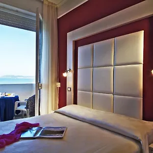 Alexandra Plaza Hotel